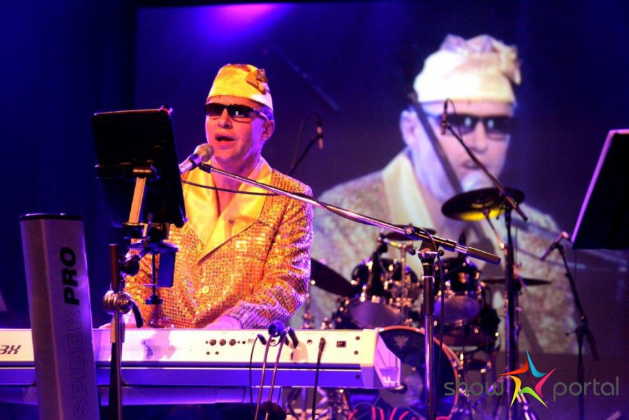 Elton John revival