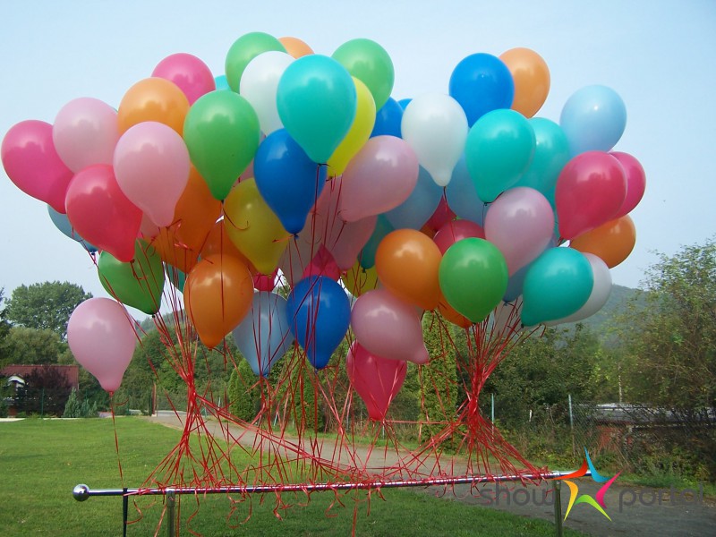 Hélium, plnění balónků, balónková výzdoba - Atrakce Pohoda