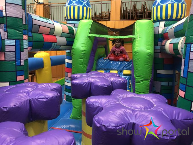 Skákací hrad - prolézací dráha Příšerky