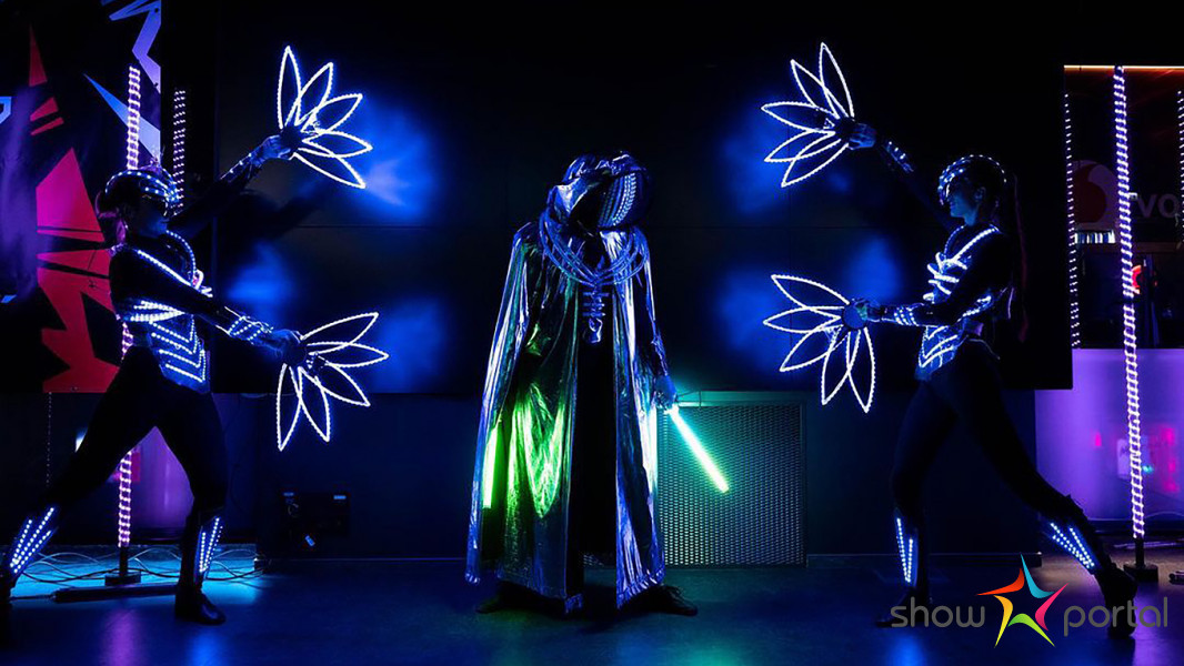 ALIATRIX | Moderní světelná show s LED kostýmy