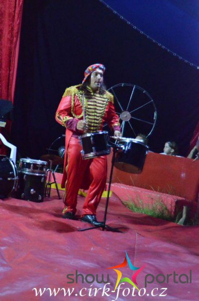 Muzikální klaun Ricolíno