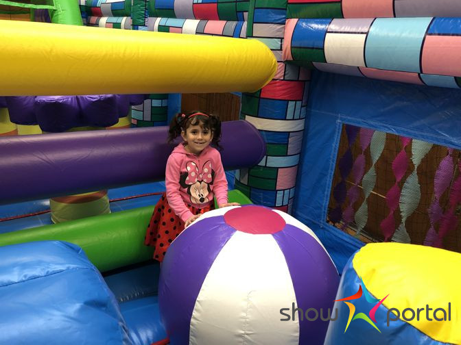 Skákací hrad - prolézací dráha Příšerky