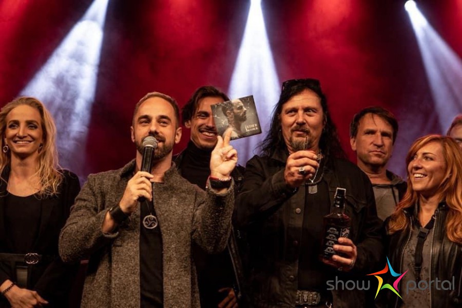 KUTHEIL + LIVE BAND