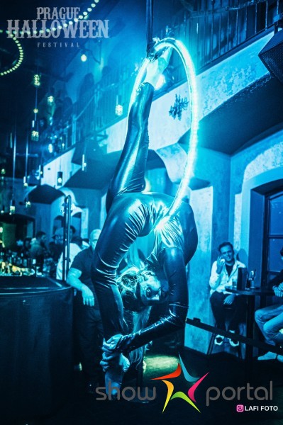ALIATRIX | Světelný aerial hoop