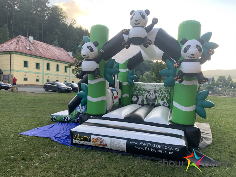 Skákací hrad se skluzavkou - Panda