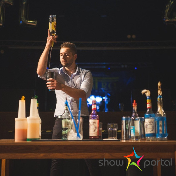 Váš bar - premiový barový catering a barmanské show