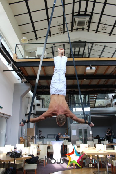 Vladimír Novotný - Handbalancing, Aerial Straps