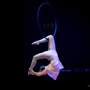 Vzdušná akrobacie na kruhu - aerial hoop