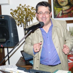 Martin SMĚŘIČKA - bavič, moderátor, hlasový imitátor s kytarou, ELVIS show /SK/