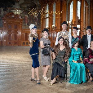 Elegance a noblesa dobové módy, spodního prádla a retro plavek, tanec, step a půjčovna kostýmů